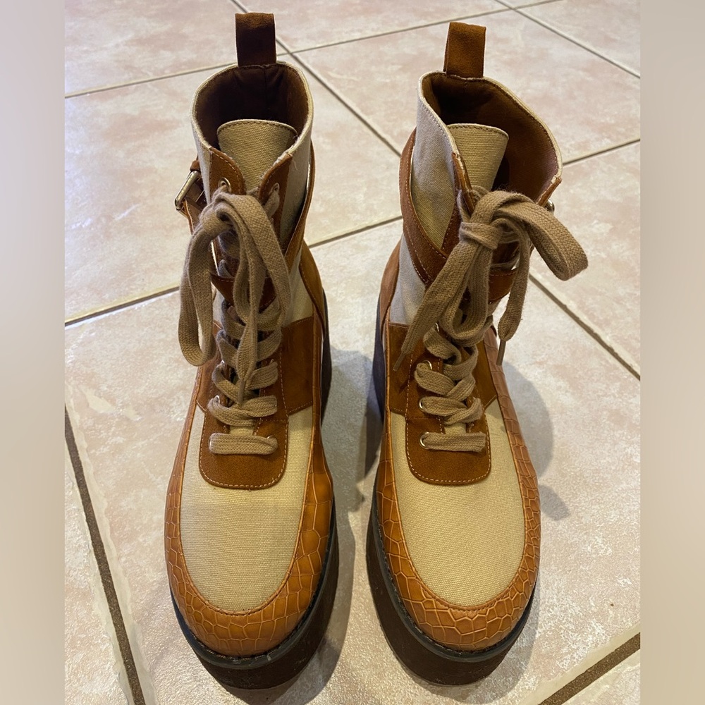 ASOS Chunky Platform Heeled Laced Buckle Brown Fall Winter Boots Size 5